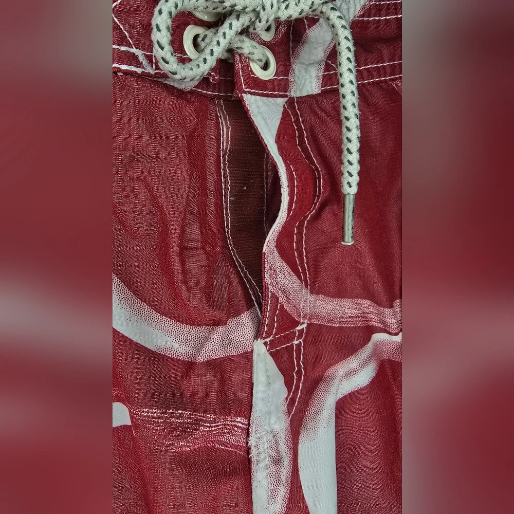Tommy‎ Bahama Men's Red Swim Trunks Size Large